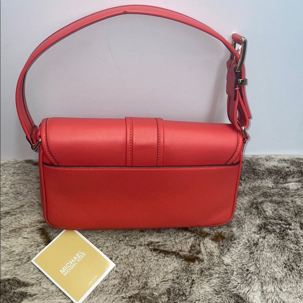 Michael Kors ‘Colby’ Medium Shoulder Bag - Picture 2 of 14